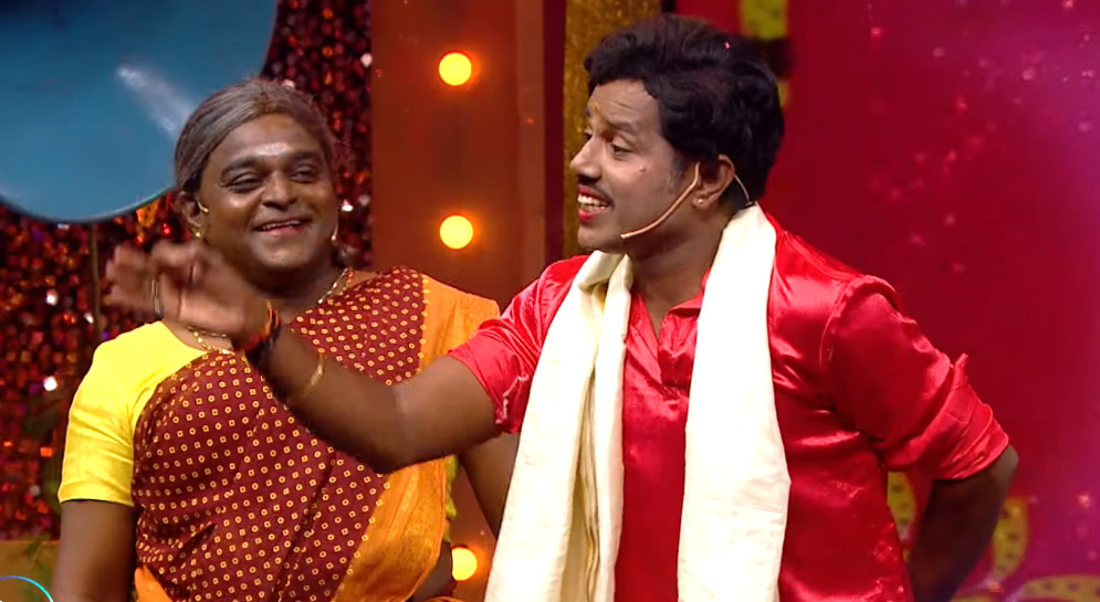 சின்னத்திரைக்கு முதல் முதலாக வந்த ராமராஜன்.! அவரை போலவே ஆடி காட்டிய அமுதவாணன்..! 3