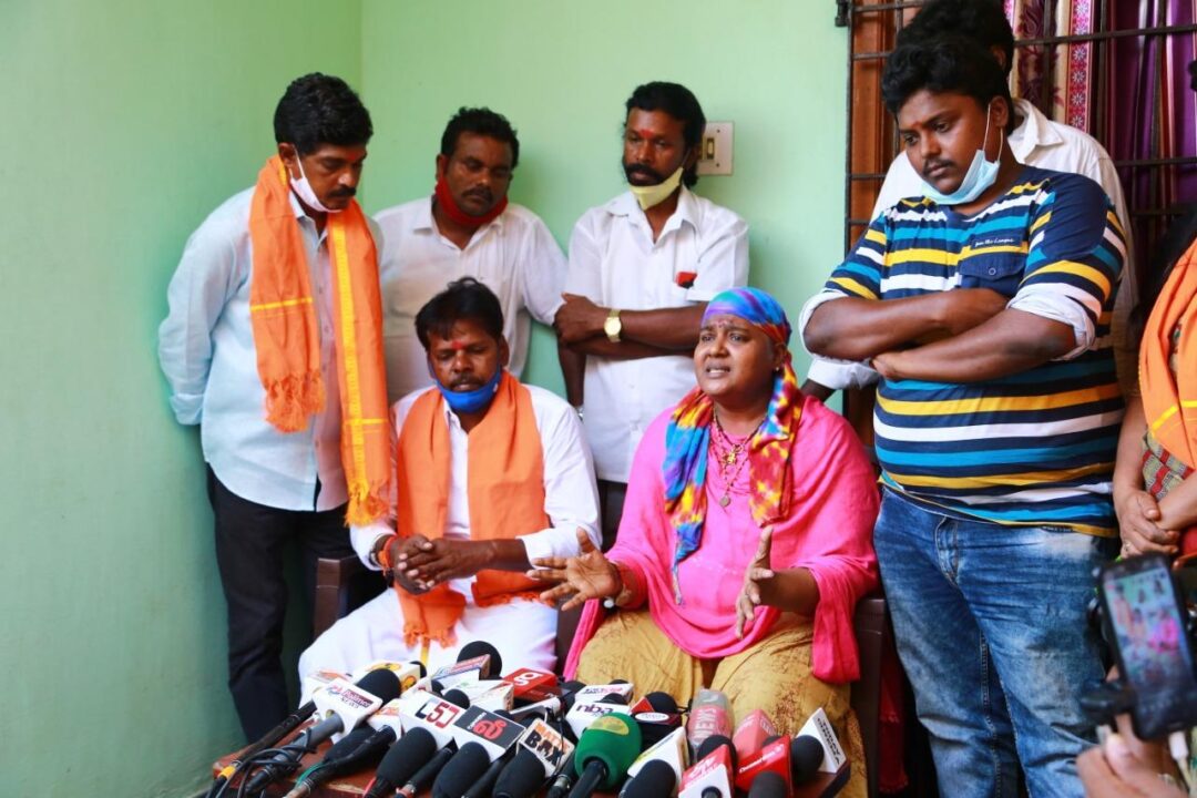 எனக்கு ஊசி போட்டு கருணை கொ லை பண்ணிடுங்க.! கதறி அழுத அங்காடி தெரு பட நடிகை சிந்து.! 3