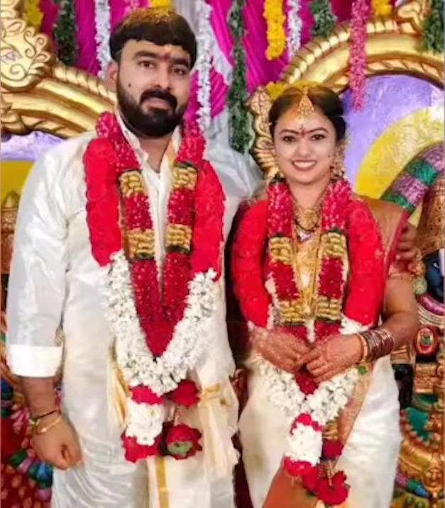 44 வயதில் திருமணம் செய்துகொண்ட அருவி சீரியல் நடிகை லாவண்யா.! இதோ திருமண புகைப்படங்கள்..! 5
