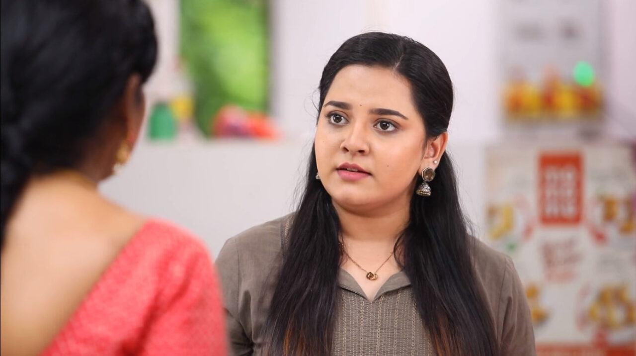 நடு ரோட்டுல நின்னு பசங்க கூட உனக்கு என்ன பேச்சு? இனியாவை வெளுத்து வாங்கிய ராதிகா.! 3