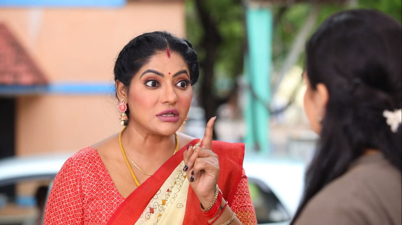 யாருமே இல்லாமல் தனியாக பிறந்தநாளை கொண்டாடிய பாக்யலட்சுமி சீரியல் நடிகை ராதிகா.! 7