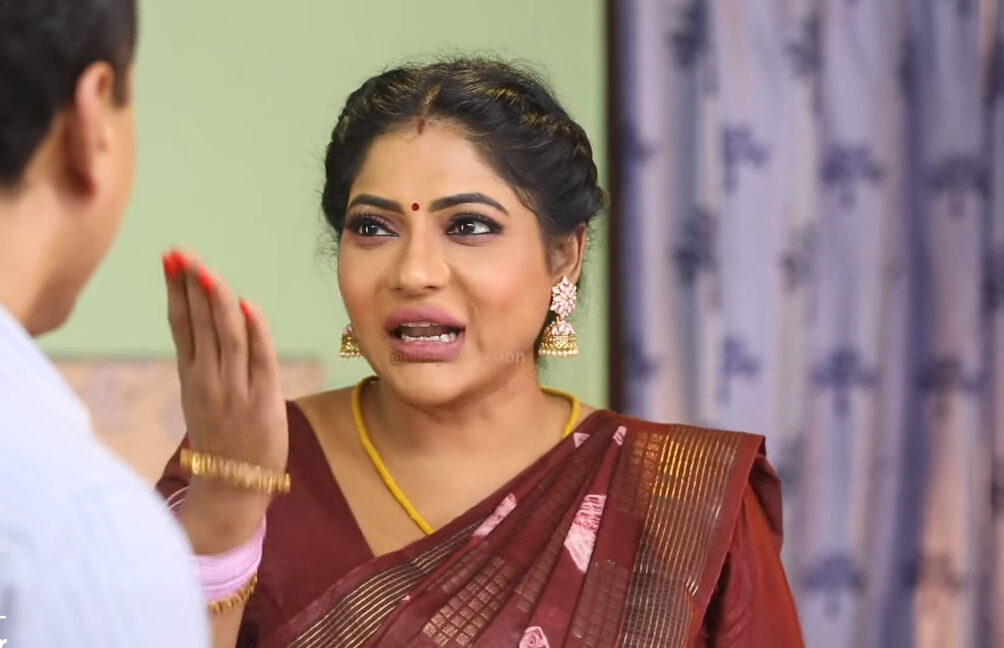 பாக்கியவை புகழ்ந்து பேசி கொண்டிருந்த கோபி.! மண்ணாங்கட்டி என திட்டிய ராதிகா.! இன்றைய ப்ரோமோ.! 3
