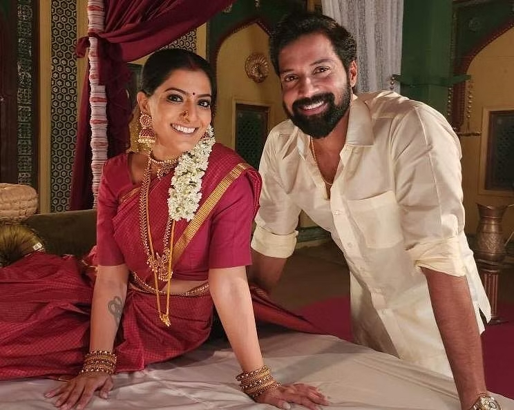 சைக்கோ கொலையாளியாக மிரட்டி எடுத்துள்ள வரலக்ஷ்மி.! கொன்றால் பாவம் ட்ரைலர் இதோ.! 3
