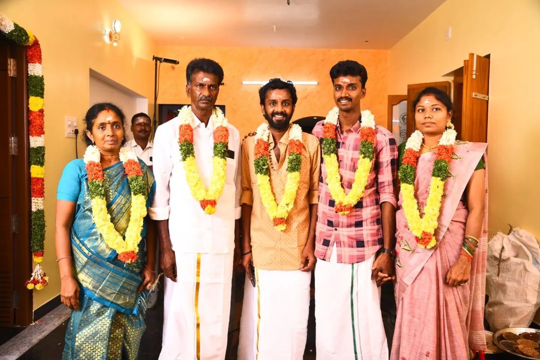 சொந்த ஊரில் பிரம்மாண்டமாக வீடு கட்டி இருக்கும் KPY தீனா..! வெளியான ஆல்பம் இதோ..! 5