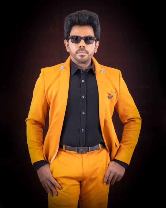 கெட்டப்பை மாற்றி செம்ம ஸ்மார்ட் ஆக மாறிய லெஜெண்ட் சரணவன்.! விரைவில் அடுத்த பட அறிவிப்பு..! 9