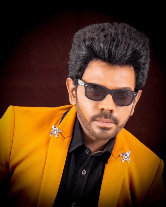 கெட்டப்பை மாற்றி செம்ம ஸ்மார்ட் ஆக மாறிய லெஜெண்ட் சரணவன்.! விரைவில் அடுத்த பட அறிவிப்பு..! 7