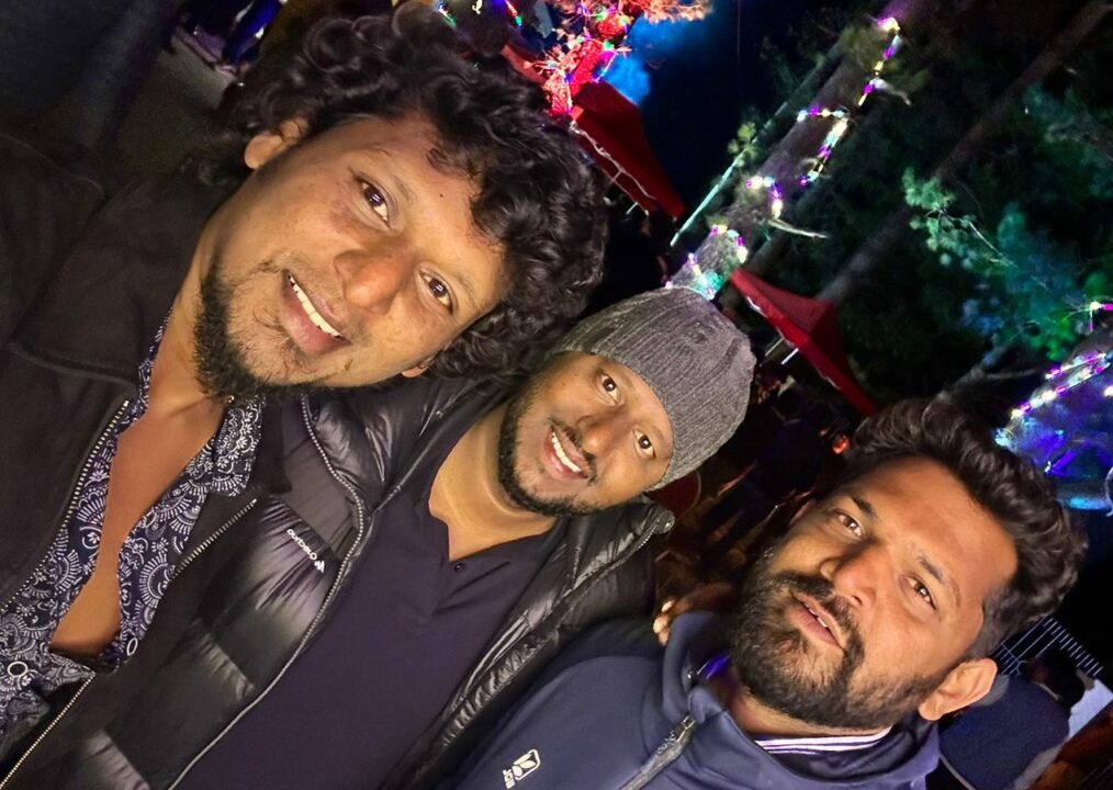 லோகேஷ் கனகராஜின் 37வது பிறந்தநாள்.! காஷ்மீரில் செம்ம சர்ப்ரைஸ் செய்த படக்குழுவினர்.! இதோ ஆல்பம்.! 15