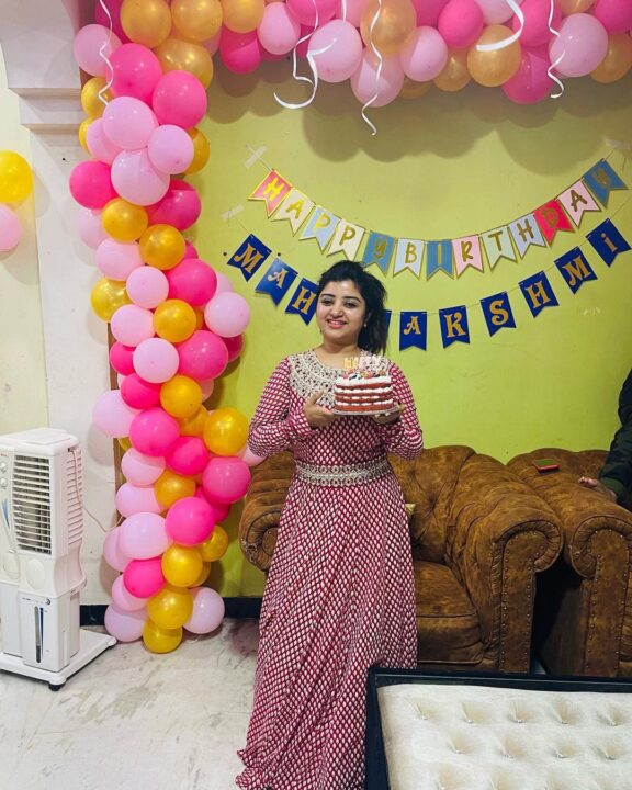மஹாலக்ஷ்மியின் 32வது பிறந்த நாள்.! வேற லெவல் சர்ப்ரைஸ் செய்த ரவீந்தர்.! மஹா வெளியிட்ட Cute Photos.! 3