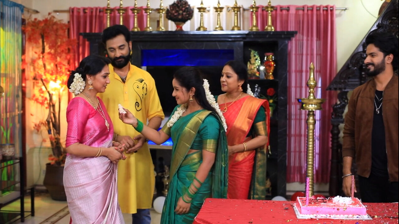 முடிவுக்கு வந்தது மௌனராகம் தொடர்.! இன்று ஒளிபரப்பாக உள்ள கடைசி எபிசோட்.! சுபம் போட்டு முடித்த டீம்.! 3