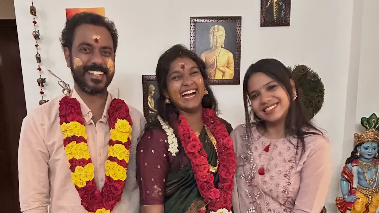 சீரியல் நடிகை நக்ஷத்திராவுக்கு வீட்டிலேயே எளிமையாக நடந்த வளைகாப்பு.! இதோ வீடியோ.! 3