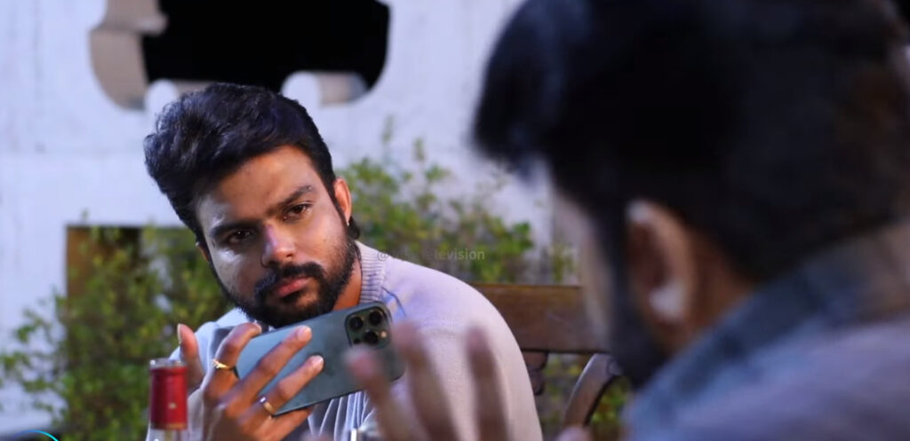 மீனா எங்க வீட்டுல நிம்மதியா தூங்க கூட மாட்றா.! போதையில் மாமனாரிடம் உளறிய ஜீவா..! 3