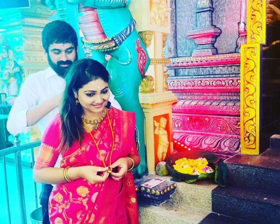 திருமணமான ஒரே வருடத்தில் கணவரை பிரிந்த 'ரோஜா' சீரியல் நடிகை பிரியங்கா நல்காரி.? வெளியான தகவல் 3