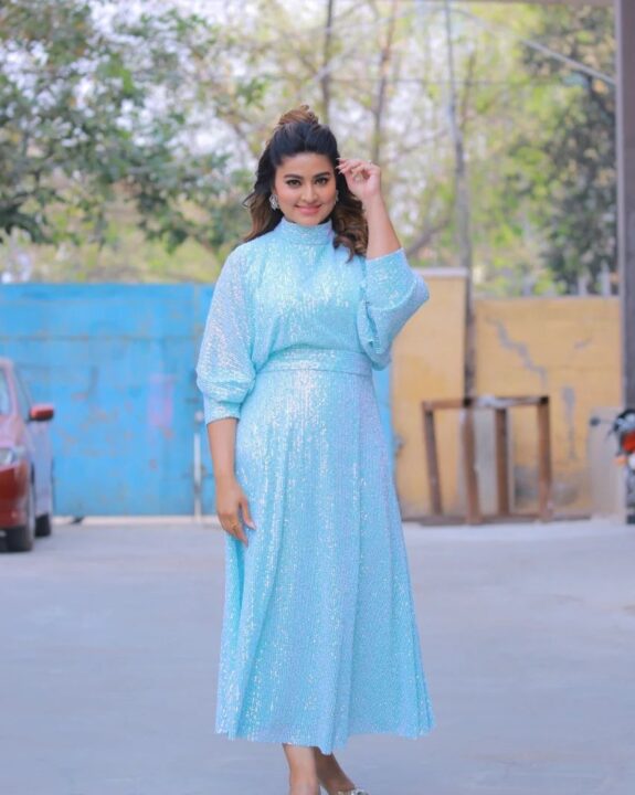 றெக்கை மட்டும் இருந்தா அப்படியே தேவதை தான்.! செம்ம கூலாக போட்டோஷூட் நடத்திய சினேகா.! 3