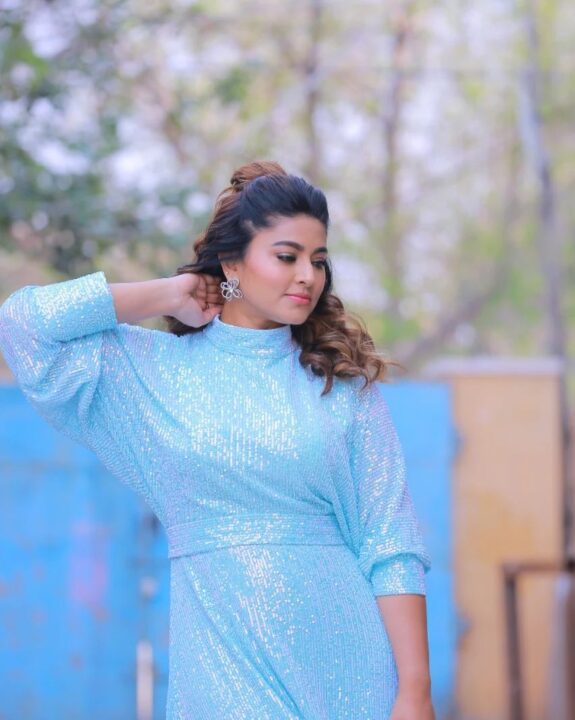 றெக்கை மட்டும் இருந்தா அப்படியே தேவதை தான்.! செம்ம கூலாக போட்டோஷூட் நடத்திய சினேகா.! 9