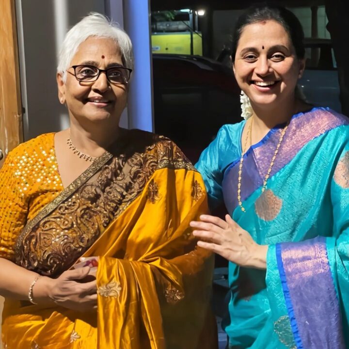 திடீரென கேக் வெட்டி கொண்டாடிய எதிர்நீச்சல் சீரியல் டீம்.! இணையத்தில் கசிந்த புகைப்படங்கள்..! 5
