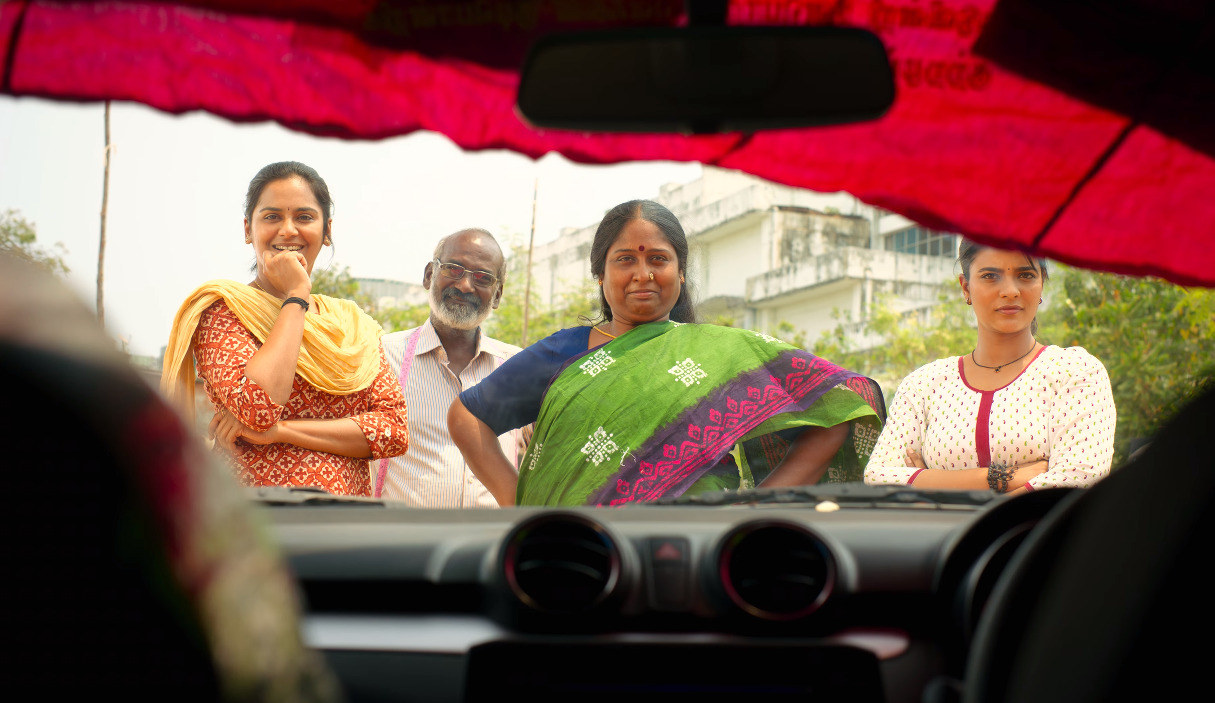 காமெடியில் கலக்கி இருக்கும் ஐஸ்வர்யா ராஜேஷ்.! "சொப்பன சுந்தரி" படம் எப்படி இருக்கிறது.? முழு விமர்சனம்.! 5