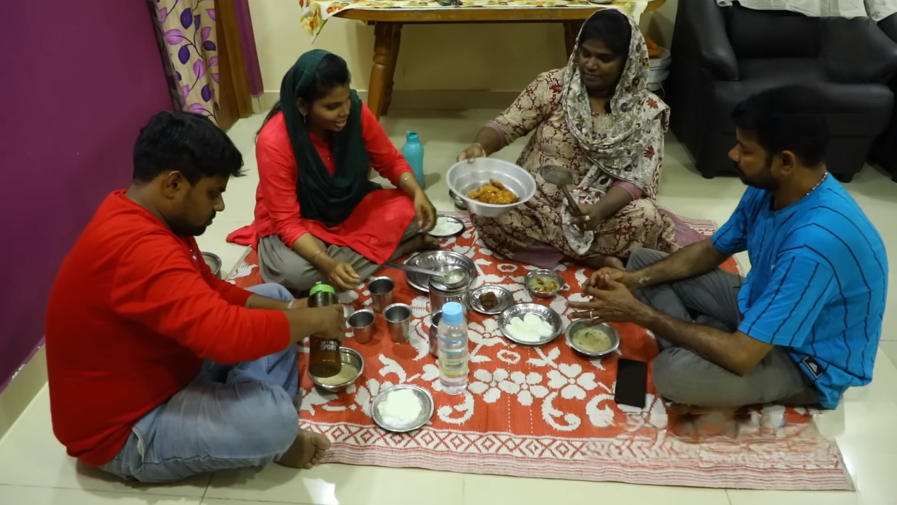 நண்பர்கள் வீட்டிற்கு சென்று நோன்பு திறந்த அறந்தாங்கி நிஷா..! செம்ம சூப்பரான ஒரு வீடியோ.! 3