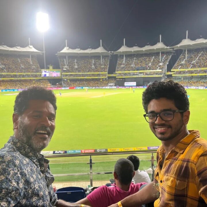 பிரபு தேவாவின் இரண்டு பசங்களை பார்த்து இருக்கீங்களா..? அட நல்லா வளந்துட்டாங்களே.! 9