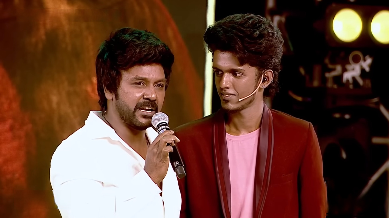வீட்டுக்கு அருகே செக்யூரிட்டி வேலை பார்க்கும் முதியவருக்கு புது வீடு கட்டி கொடுத்த KPY பாலா.! 3