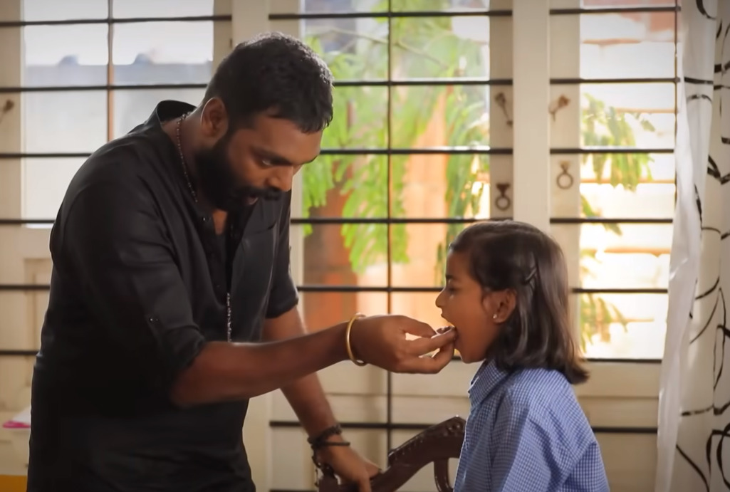 அபியுடன் செம்ம ரொமான்ஸ் செய்த வெற்றி.! காதலை சொல்ல முடியாமல் தவிக்கும் அபி.! 3