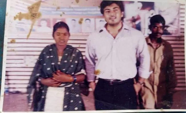 இன்று தளபதி செய்ததை பல ஆண்டுகளுக்கு முன்பே செய்து இருக்கும் தல.! ட்ரெண்டாகும் புகைப்படங்கள்.! 13
