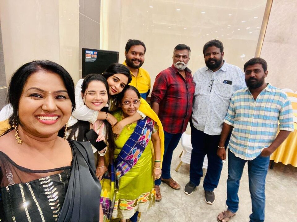 பாக்கியலட்சுமி குடும்பத்தில் நடந்த திடீர் திருமணம்.! பாக்கியலட்சுமி குடும்பமே இங்க தான் இருக்கா? 19