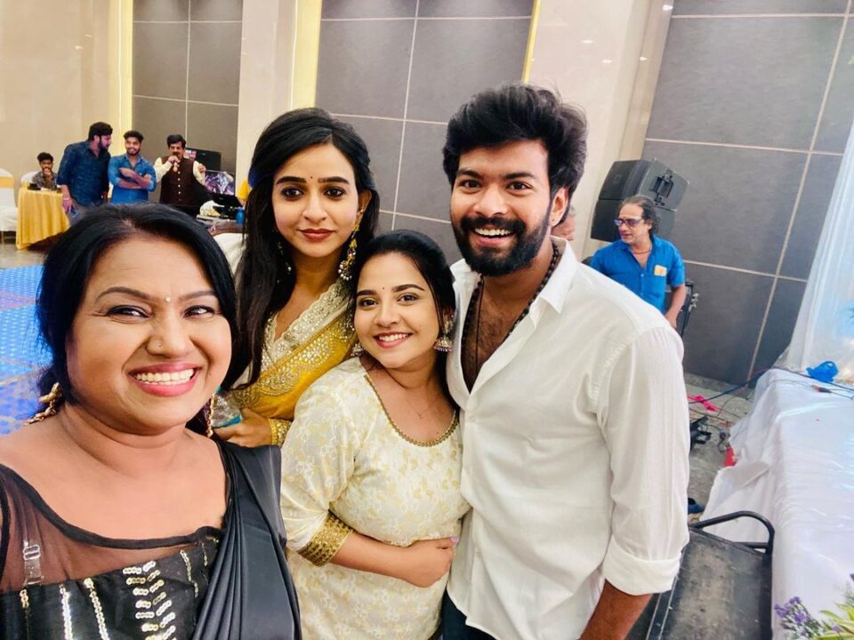 பாக்கியலட்சுமி குடும்பத்தில் நடந்த திடீர் திருமணம்.! பாக்கியலட்சுமி குடும்பமே இங்க தான் இருக்கா? 7