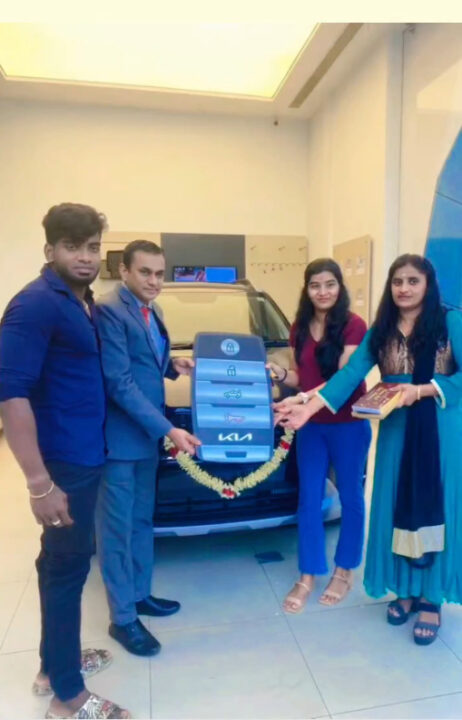 தனது சொந்த உழைப்பால் லட்ச ருபாய் மதிப்புள்ள காரை வாங்கிய பிக்பாஸ் தனலட்சுமி..! வீடியோ இதோ..! 3