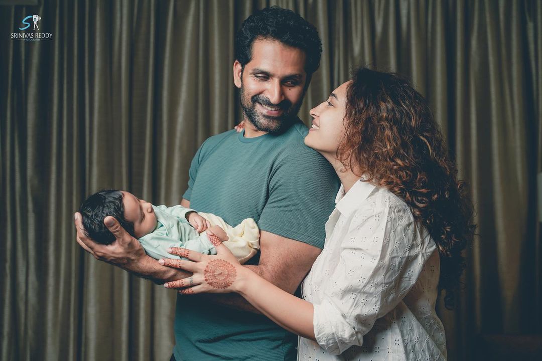 40 வயதில் பிறந்த மகன்.! முதல் முறையாக மகனின் முகத்தை காட்டிய துணிவு பட வில்லன் ஜான் கொக்கேன்.! 19