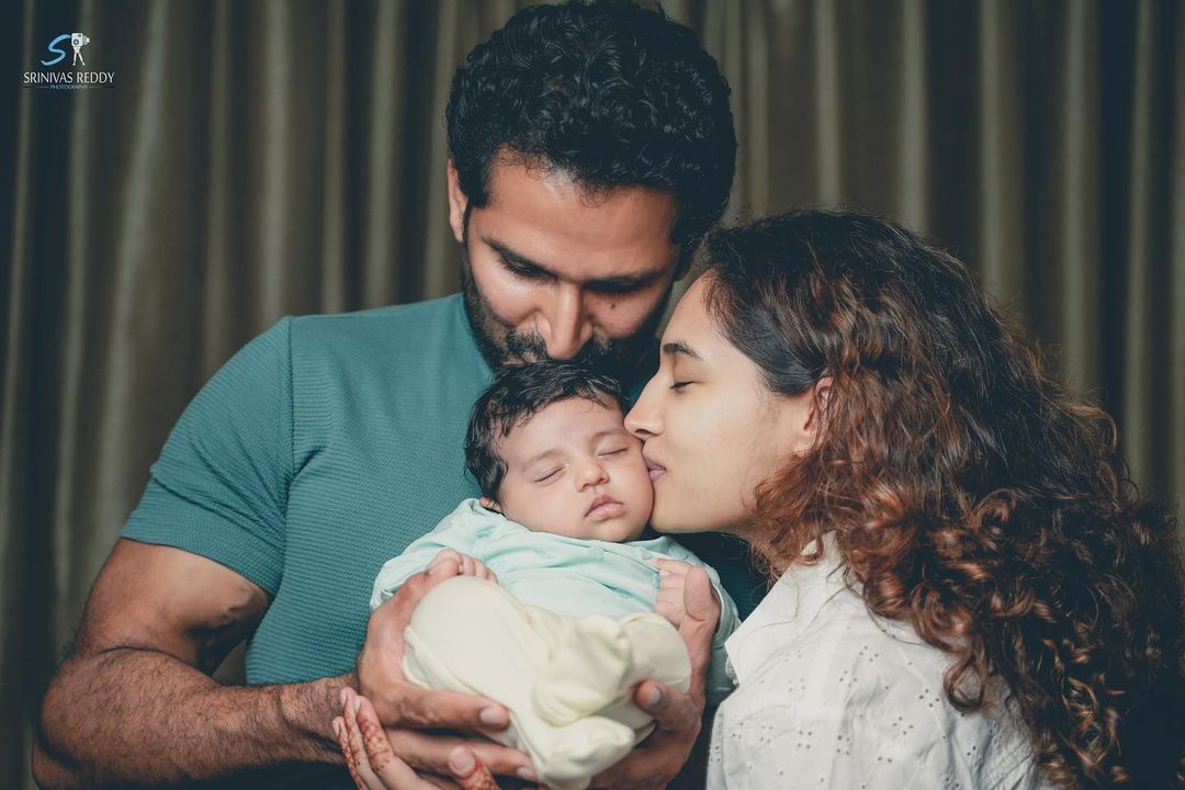 40 வயதில் பிறந்த மகன்.! முதல் முறையாக மகனின் முகத்தை காட்டிய துணிவு பட வில்லன் ஜான் கொக்கேன்.! 17