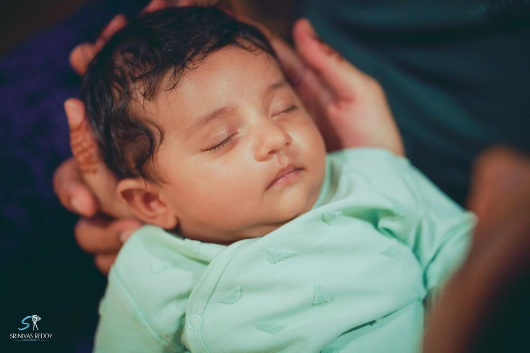 40 வயதில் பிறந்த மகன்.! முதல் முறையாக மகனின் முகத்தை காட்டிய துணிவு பட வில்லன் ஜான் கொக்கேன்.! 15