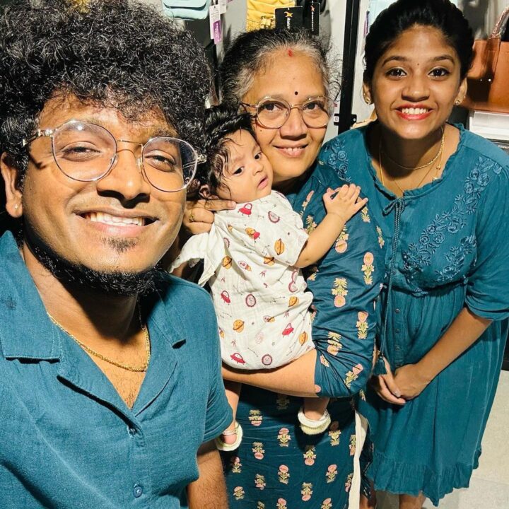 அஜய் கிருஷ்ணாவின் 25வது பிறந்தநாள்.! குடும்பத்துடன் பர்த்டே கொண்டாடிய அஜய் கிருஷ்ணா..! 9