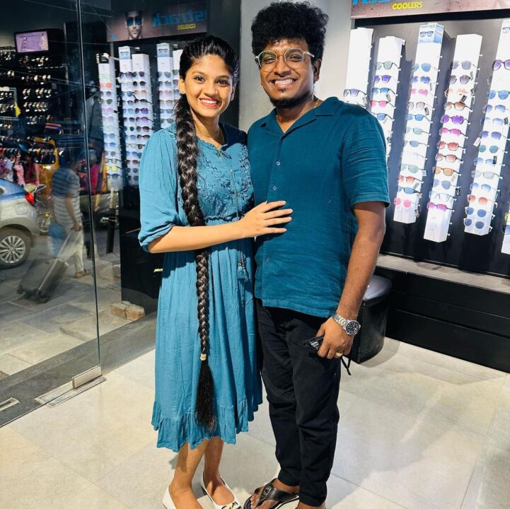 அஜய் கிருஷ்ணாவின் 25வது பிறந்தநாள்.! குடும்பத்துடன் பர்த்டே கொண்டாடிய அஜய் கிருஷ்ணா..! 7