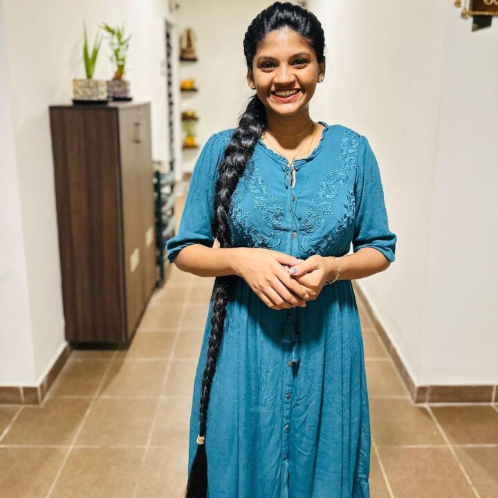 அஜய் கிருஷ்ணாவின் 25வது பிறந்தநாள்.! குடும்பத்துடன் பர்த்டே கொண்டாடிய அஜய் கிருஷ்ணா..! 15