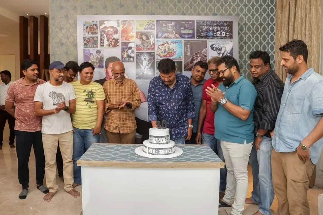 திரைத்துறையில் 30 ஆண்டுகளை நிறைவு செய்த இயக்குனர் ஷங்கர்.! கேக் வெட்டி கொண்டாட்டம்.! 9