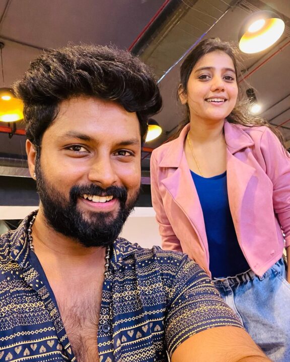 மகன் துருவின் முகத்தை முதல் முறையாக காட்டிய கயல் சீரியல் நடிகை அபிநவ்யா - தீபக் தம்பதிகள்.! 3