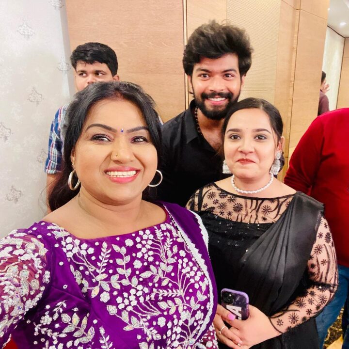 திடீரென நடந்து முடிந்த பாக்கியலட்சுமி சீரியல் நடிகை மகனின் திருமணம்.! ஆல்பம் இதோ..! 9