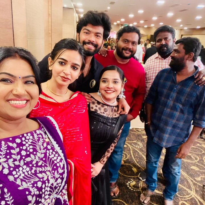 திடீரென நடந்து முடிந்த பாக்கியலட்சுமி சீரியல் நடிகை மகனின் திருமணம்.! ஆல்பம் இதோ..! 7