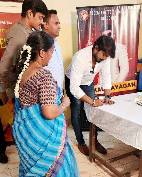 தளபதி விஜயை தொடர்ந்து, Biggboss-ல் வென்ற பணத்தை கொண்டு ஏழை மாணவர்களுக்கு உதவிகளை செய்த அசீம் 5