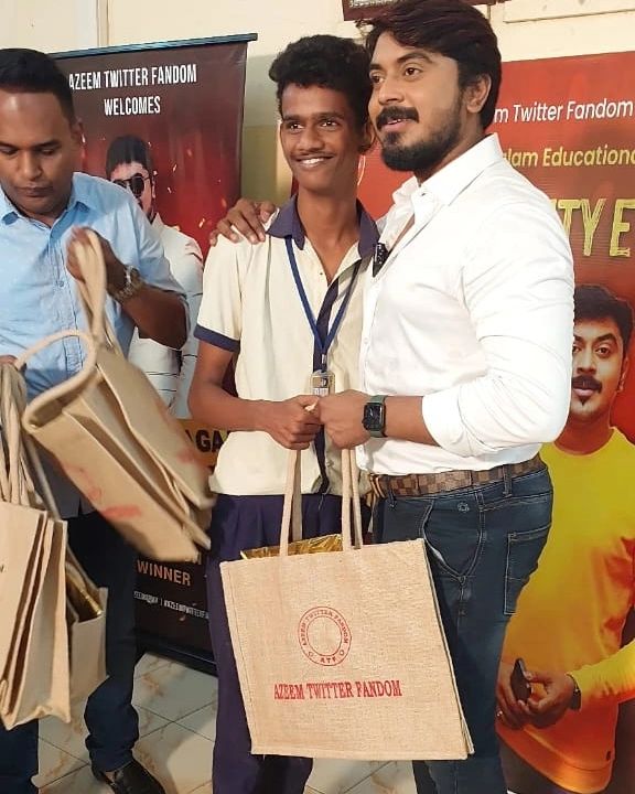 தளபதி விஜயை தொடர்ந்து, Biggboss-ல் வென்ற பணத்தை கொண்டு ஏழை மாணவர்களுக்கு உதவிகளை செய்த அசீம் 9