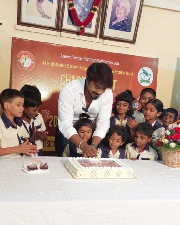 தளபதி விஜயை தொடர்ந்து, Biggboss-ல் வென்ற பணத்தை கொண்டு ஏழை மாணவர்களுக்கு உதவிகளை செய்த அசீம் 13