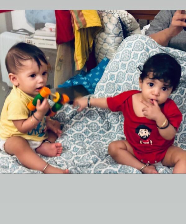 சின்மயின் இரட்டை குழந்தைகளை பார்த்து இருக்கீங்களா.? அதுக்குள்ள நல்லா வளந்துட்டாங்களே.! 3