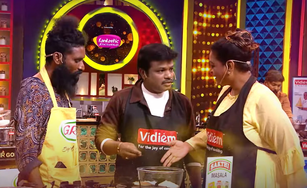 நான் பண்ணிருக்க டிஷ் பேரு "சிக்கன் லாவண்யா".! அரங்கத்தை அலறவிட்ட மதுரை முத்து.! 3