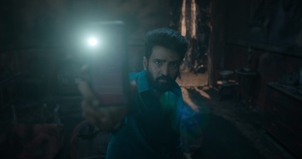 மீண்டும் காமெடிக்கு திரும்பிய சந்தானம்.! வயிறு குலுங்க சிரிக்க வைக்கும் DD Returns படத்தின் ட்ரைலர் இதோ.! 3