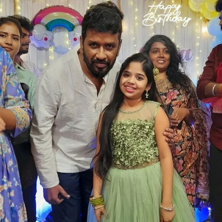 எதிர்நீச்சல் சீரியல் நடிகர் வீட்டில் நடத்த விஷேசம்.! ஒட்டு மொத்தமாக வந்து குவிந்த சீரியல் நடிகர்கள்.! 5