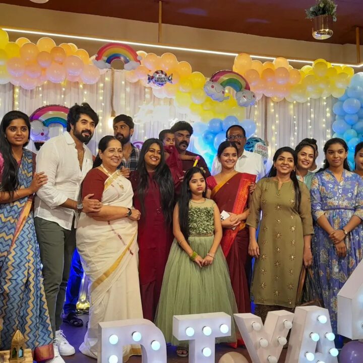 எதிர்நீச்சல் சீரியல் நடிகர் வீட்டில் நடத்த விஷேசம்.! ஒட்டு மொத்தமாக வந்து குவிந்த சீரியல் நடிகர்கள்.! 3
