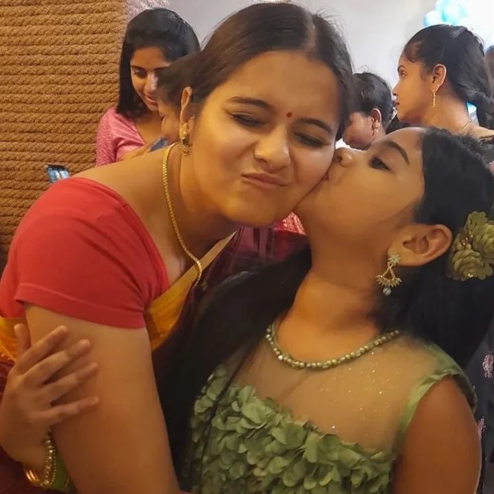 எதிர்நீச்சல் சீரியல் நடிகர் வீட்டில் நடத்த விஷேசம்.! ஒட்டு மொத்தமாக வந்து குவிந்த சீரியல் நடிகர்கள்.! 19