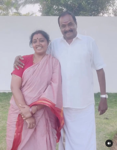 வேலு நாச்சியாராக மாறிய எதிர்நீச்சல் ஜான்சி ராணி.! வைரலாகும் புகைப்படங்கள் இதோ.! 13