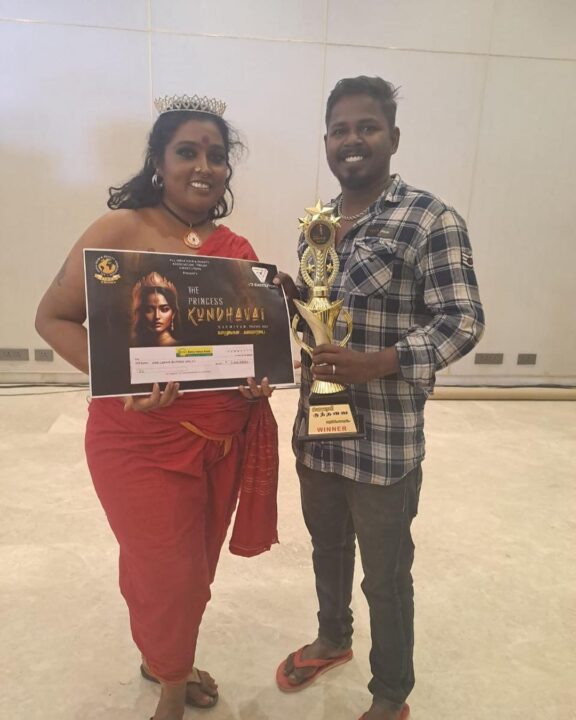 வேலு நாச்சியாராக மாறிய எதிர்நீச்சல் ஜான்சி ராணி.! வைரலாகும் புகைப்படங்கள் இதோ.! 11