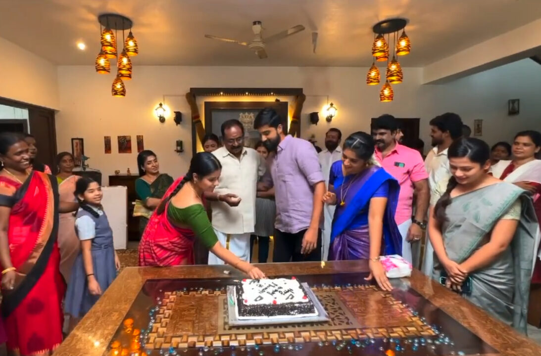எதிர்நீச்சல் மாரிமுத்துவின் 57வது பிறந்தநாள்.! ஒட்டுமொத்த சீரியல் குழுவும் கேக் வெட்டி கொண்டாட்டம்.! 9